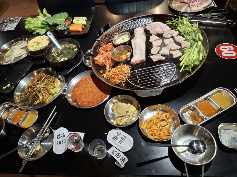 À Lôi BBQ- Buffet Nướng Sân Vườn Tân Phú