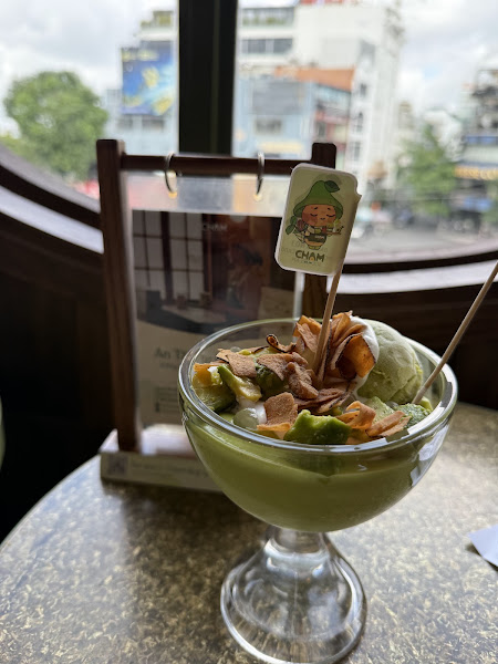 CHẠM Cafe & Kem Bơ Đà Lạt - Hoa Hồng