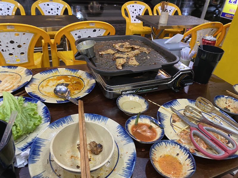Nhà vàng lẩu