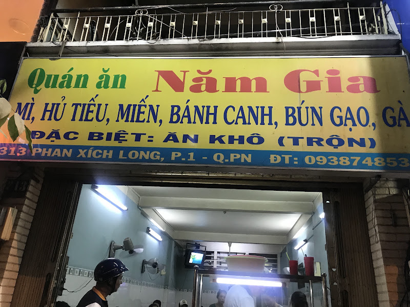 Quán Ăn Năm Gia