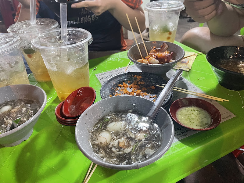 QUÁN ĂN VẶT NGỌC UYÊN