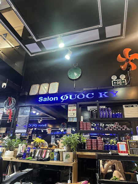 Salon Quốc Kỳ 3