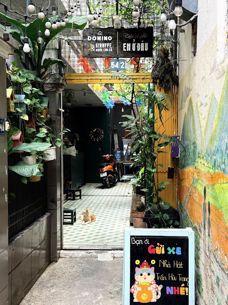 Tiệm cà phê EM Ở ĐÂU