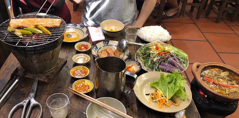 Tiệm Lẩu Nướng Má Hai